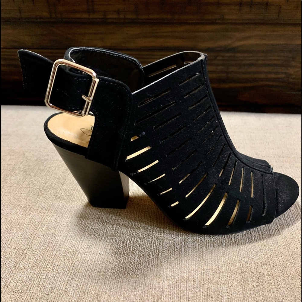 Y-Not Lara Dress Heels